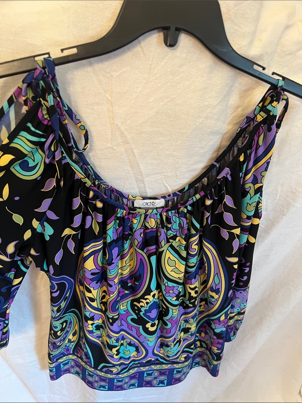 Women’s Black Sleeveless Pleated High-Neck Blouse - Picture 3 of 4